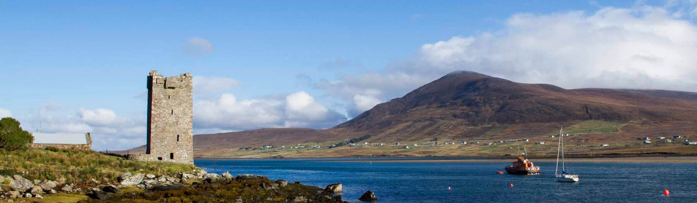 Image of An Chéibh Bheag and Granuaile's Tower, Achill Island, County Mayo